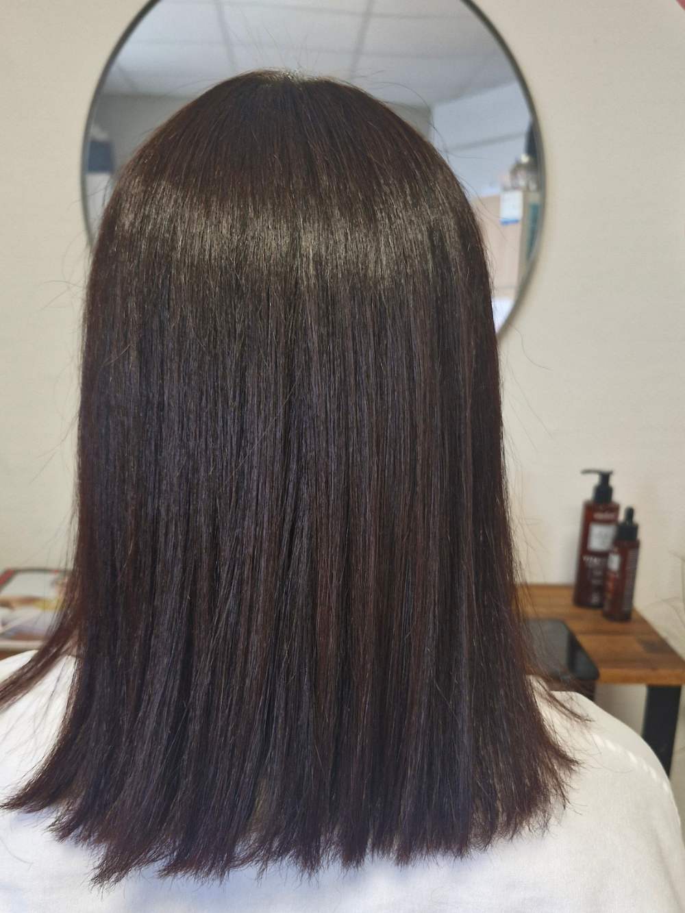 Coupe de cheveux Cécile Fortune, coiffeuse au salon privé Le Privilège à Vannes, Séné.