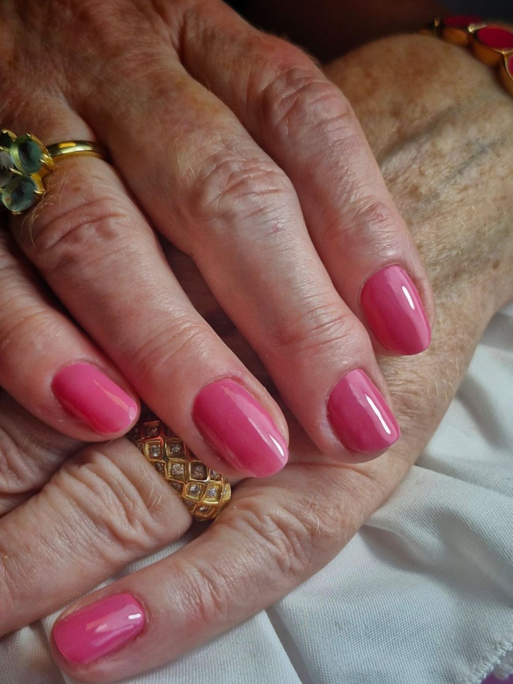 vsp-rose-ongles-mains-leprivilege-vannes-sene