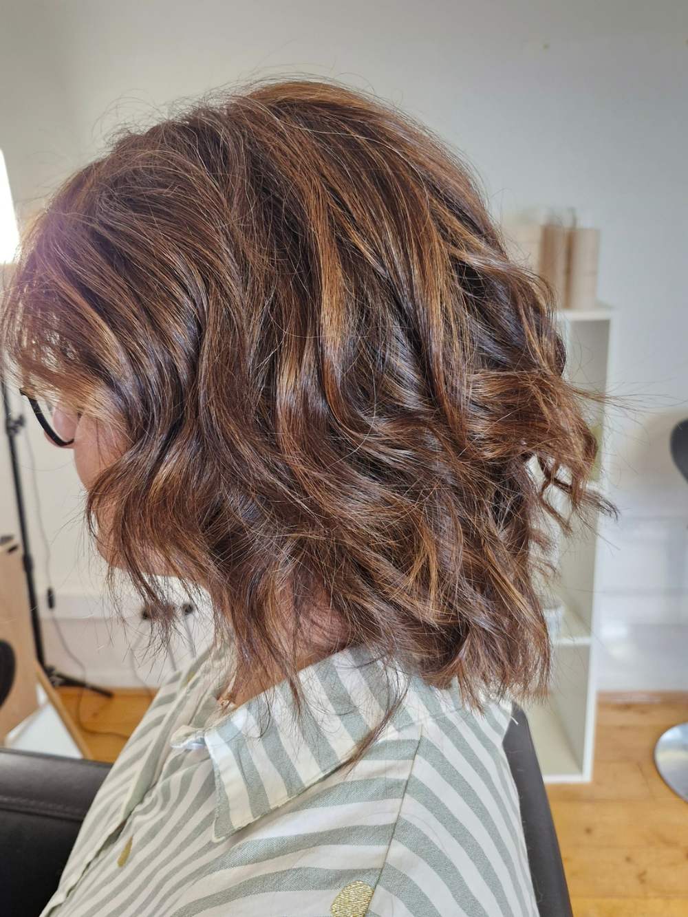 Mèches, coloration, coupe par Cécile Fortune, coiffeuse au salon privé Le Privilège à Vannes, Séné.